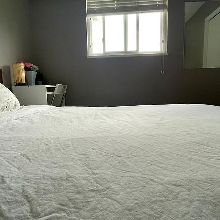 Private Room With Queen Bed In Richmond 202 Eksteriør bilde