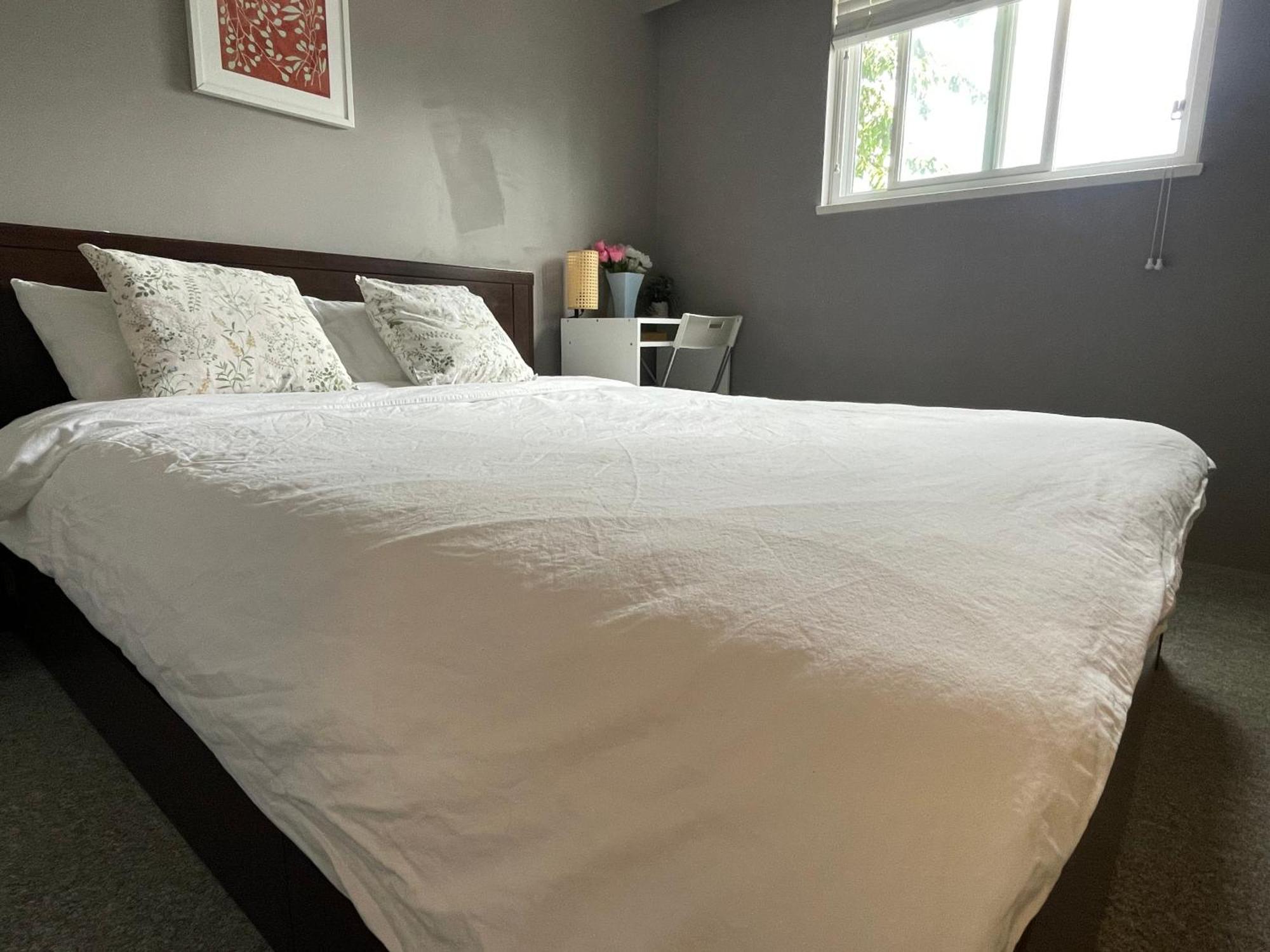 Private Room With Queen Bed In Richmond 202 Eksteriør bilde
