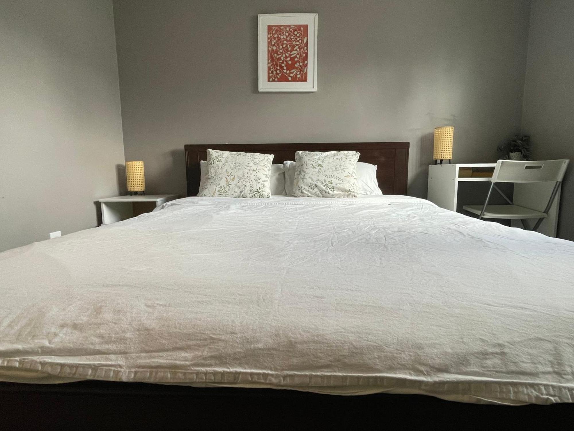 Private Room With Queen Bed In Richmond 202 Eksteriør bilde